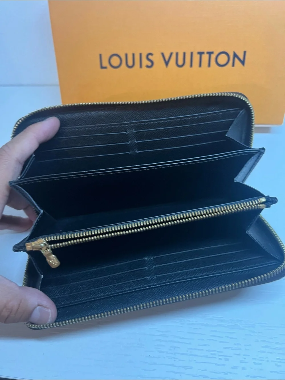 Louis Vuitton Zippy Wallet Reverse Monogram - Picture 9 of 13